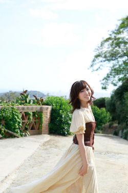 《一拨出来女人下面水直喷》